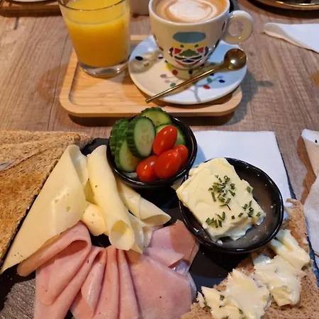 Couette-café Denny *
